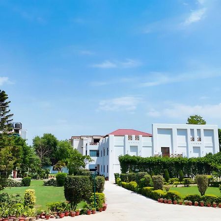 Pink Villa Boutique Hotel メーラト エクステリア 写真