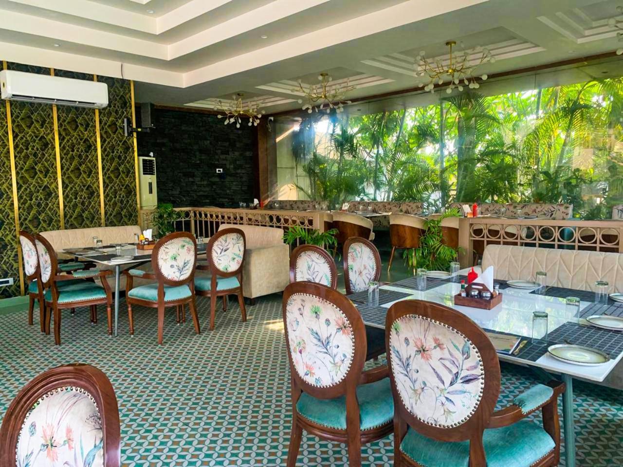 Pink Villa Boutique Hotel メーラト エクステリア 写真