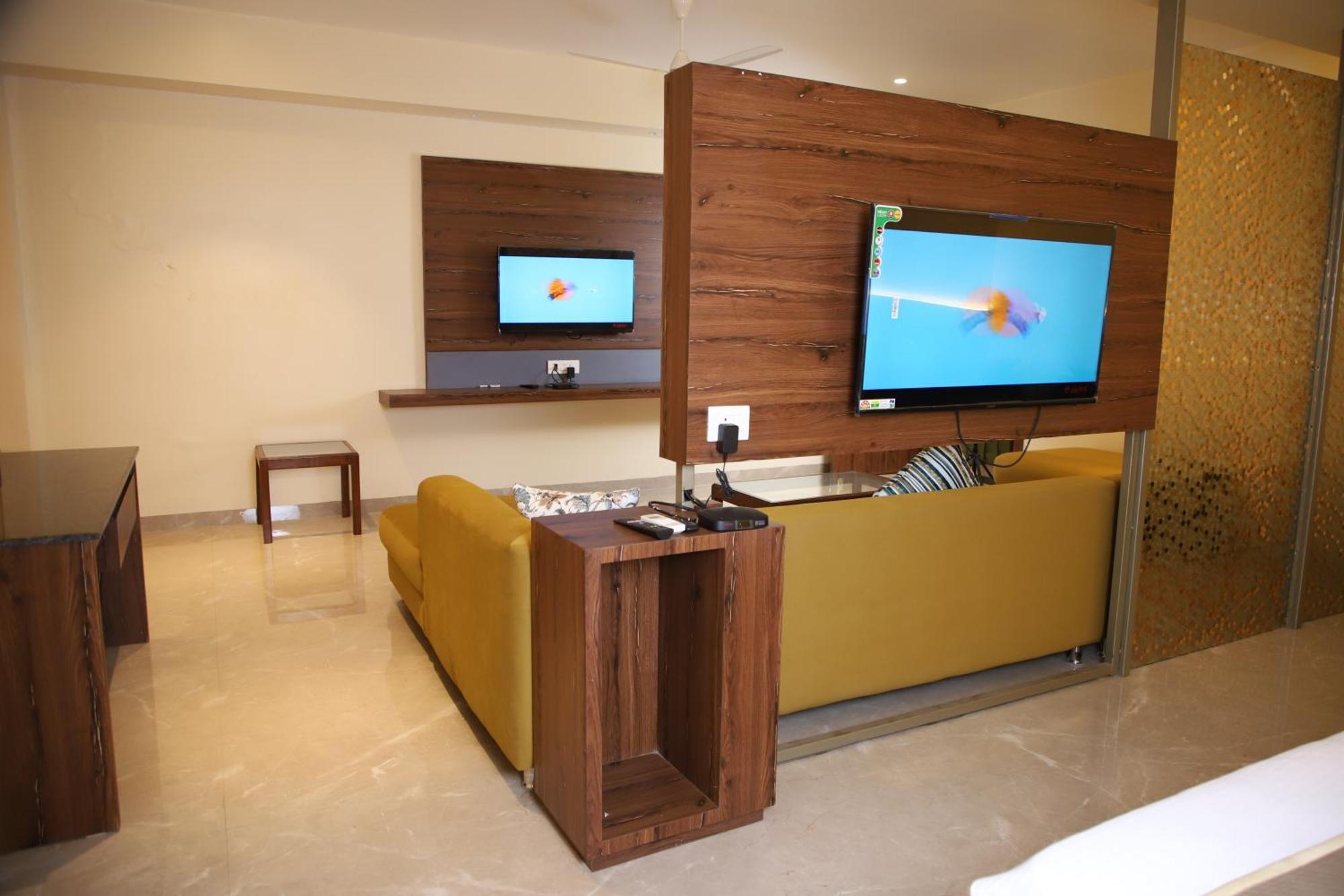 Pink Villa Boutique Hotel メーラト エクステリア 写真