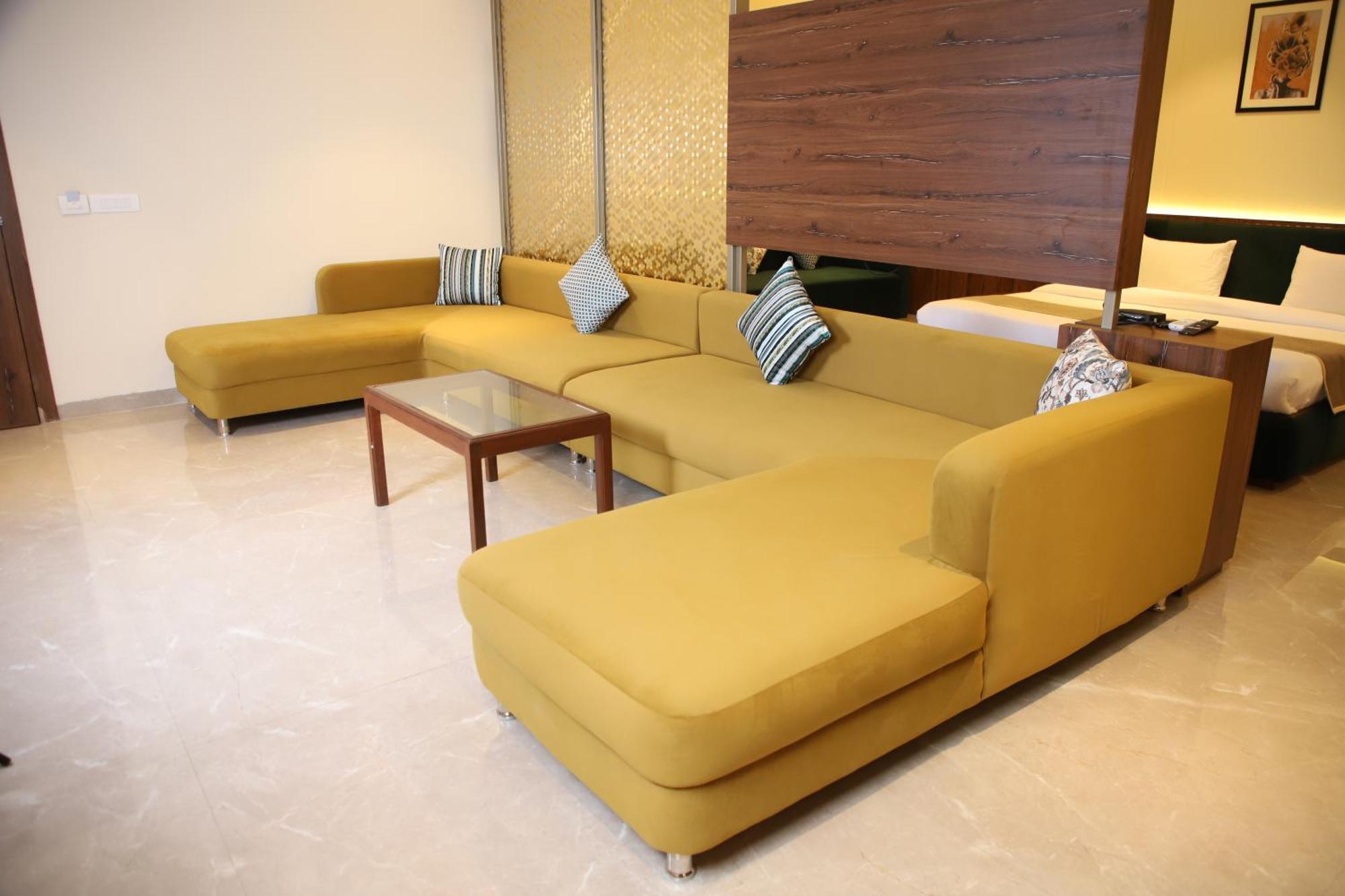 Pink Villa Boutique Hotel メーラト エクステリア 写真